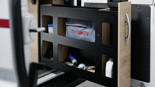 2021_06_DET_Globetrail_heckschrank_900